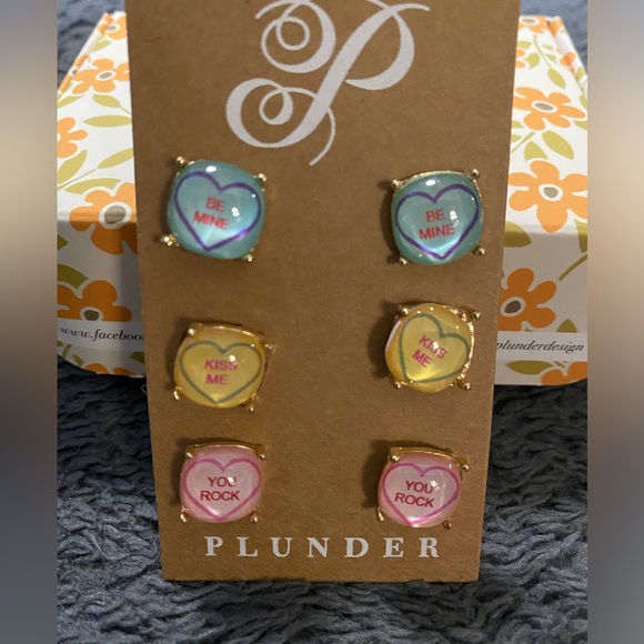 Plunder Alondra earrings. 3 pairs of Valentines post. New in pouch - Picture 1 of 3